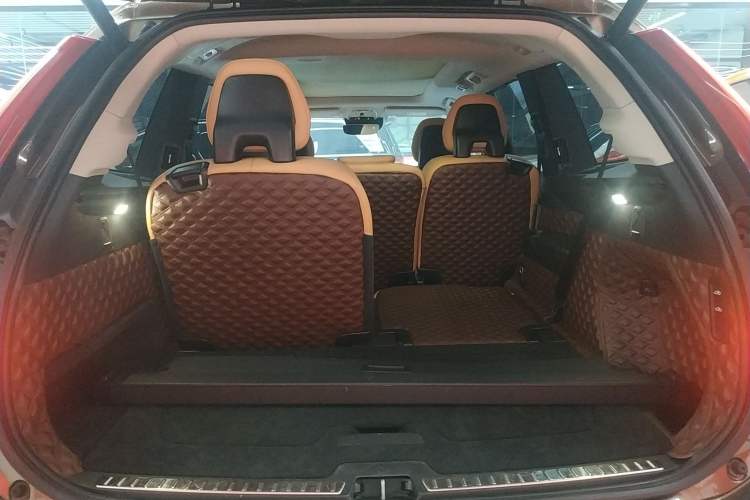Used Volvo XC90 2015 T6 Zhiya Edition 7-seater Trunk