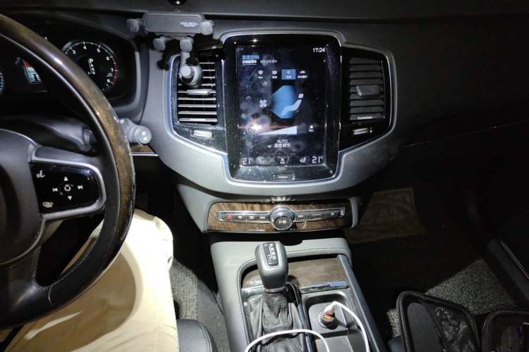 Used Volvo XC90  Audio And AC Panel