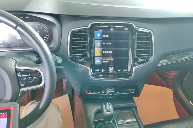 Used Volvo XC90 2015 T6 Luxury Edition 5-seater Audio And AC Panel