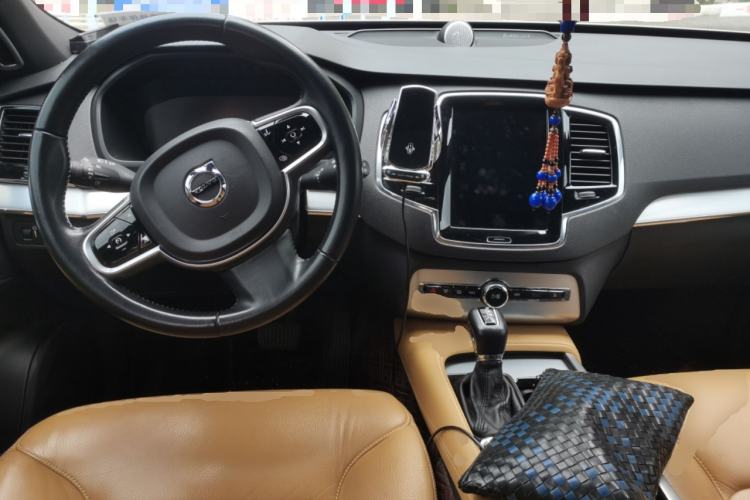 Used Volvo XC90 2015 T6 Zhiyi Edition 7-Seater Center Console