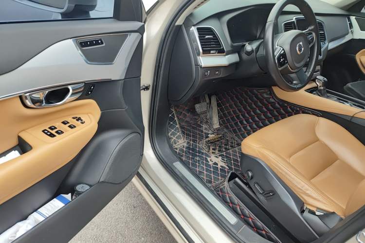 Used Volvo XC90 2015 T6 Zhiyi Edition 7-Seater Driver Seat