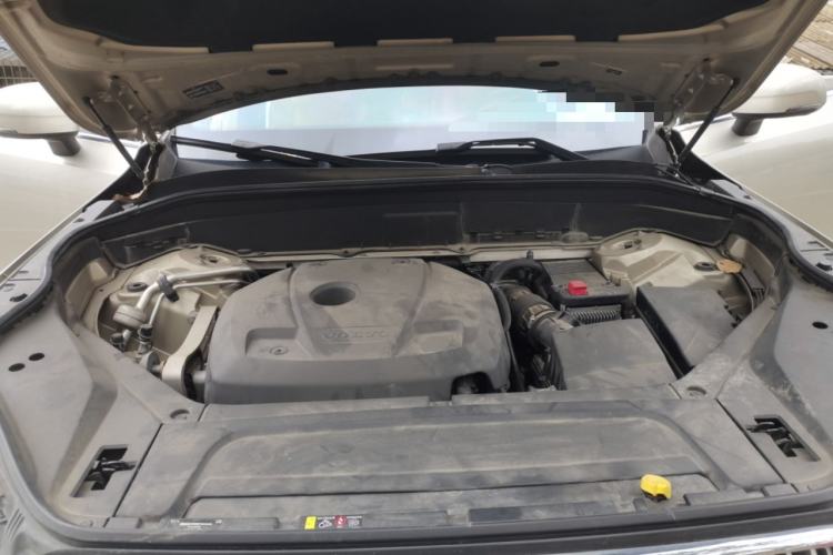 Used Volvo XC90 2015 T6 Zhiyi Edition 7-Seater Engine Bay