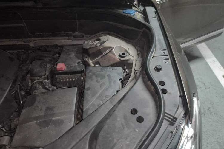 Used Volvo XC90 2015 T6 Prestige 7-Seater Engine Bay Left