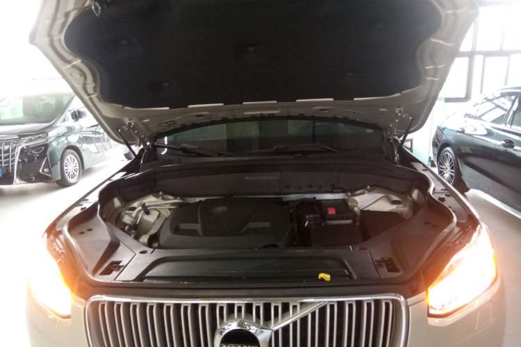 Used Volvo XC90 2015 T6 Zhiya Edition 7-seater Engine Bay