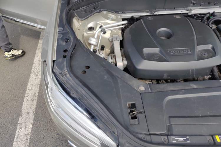Used Volvo XC90 2015 T6 Zhiya Edition 7-seater Engine Bay Right