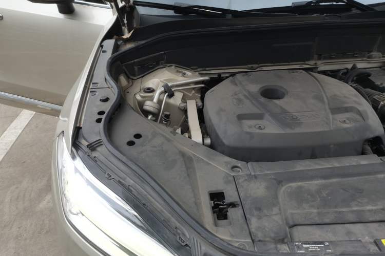 Used Volvo XC90 2015 T6 Zhiyi Edition 7-Seater Engine Bay Right