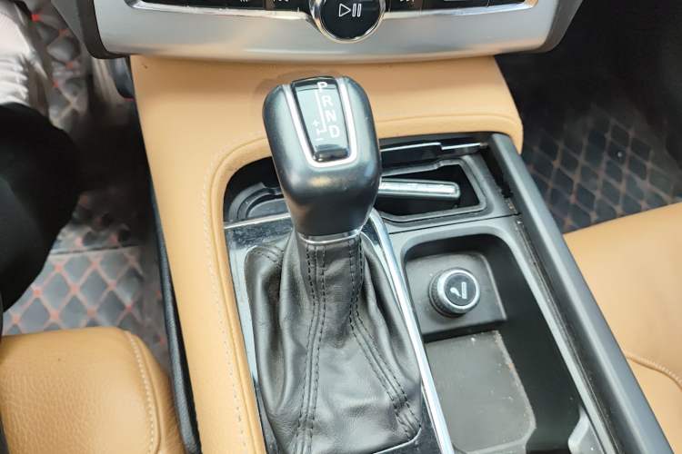 Used Volvo XC90 2015 T6 Zhiyi Edition 7-Seater Gear Lever