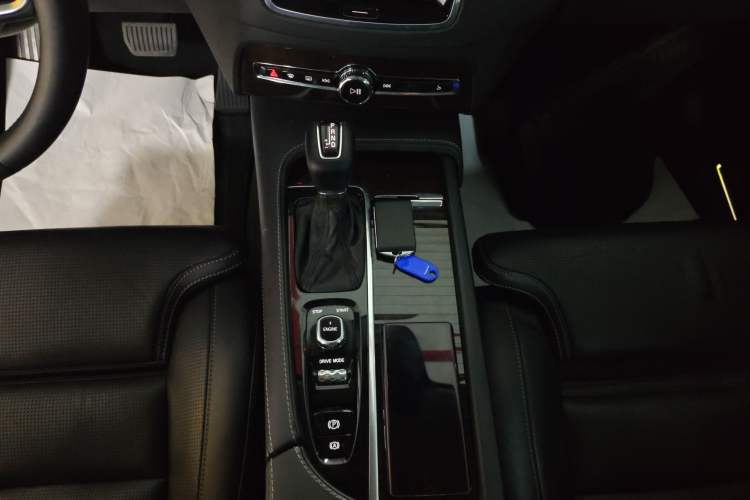 Used Volvo XC90 2015 T6 Luxury Edition 5-seater Gear Lever