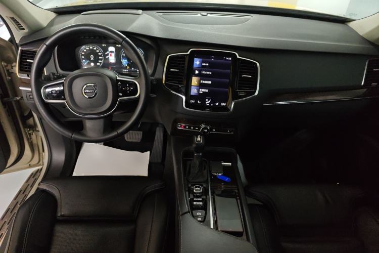 Used Volvo XC90 2015 T6 Luxury Edition 5-seater Interior 2