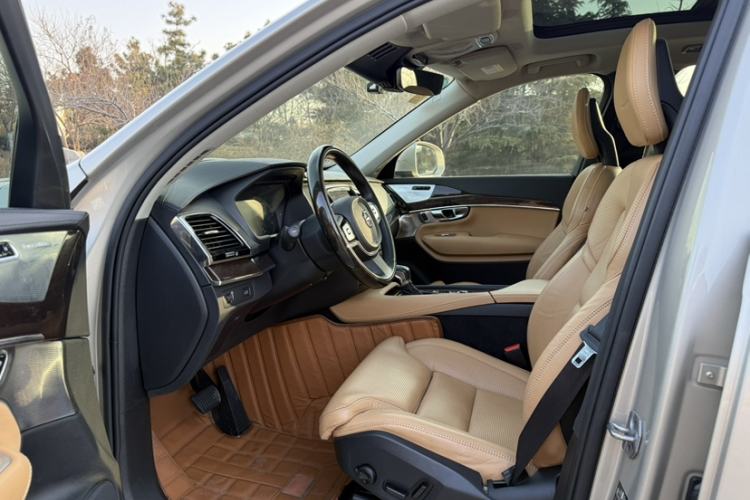 Used Volvo XC90 2015 T6 Prestige 7-Seater Interior 3