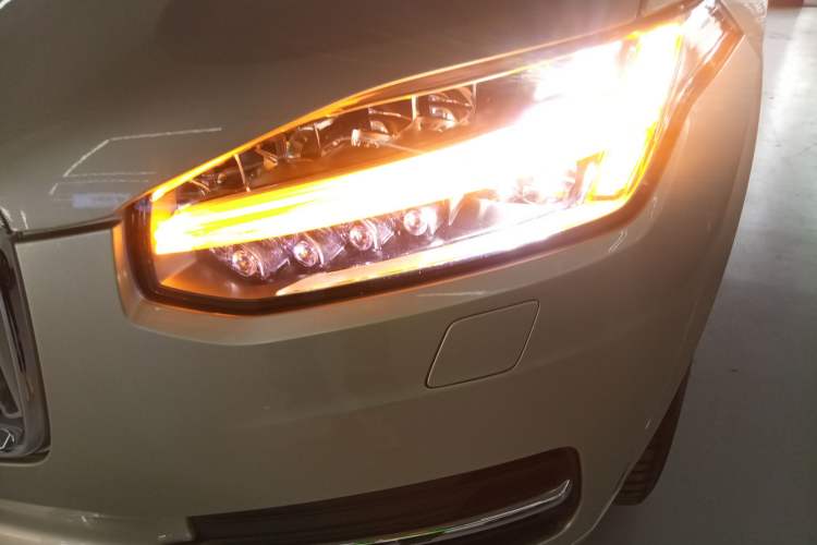 Used Volvo XC90 2015 T6 Zhiya Edition 7-seater Left Front Headlight