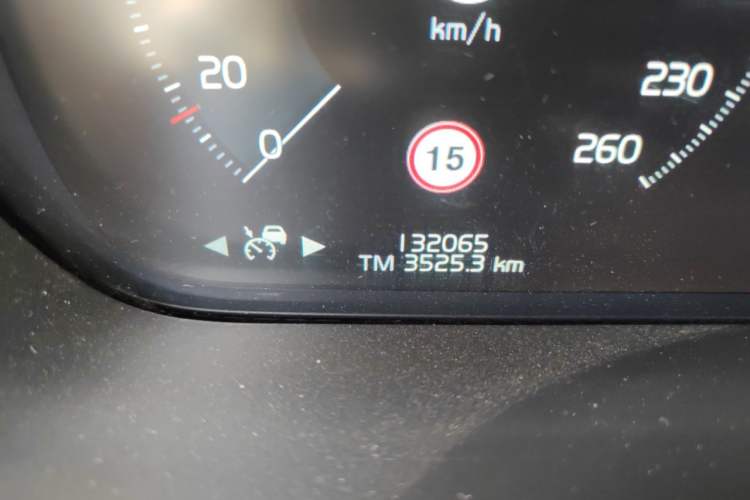 Used Volvo XC90 2015 T6 Zhiya Edition 7-seater Odometer Close Up