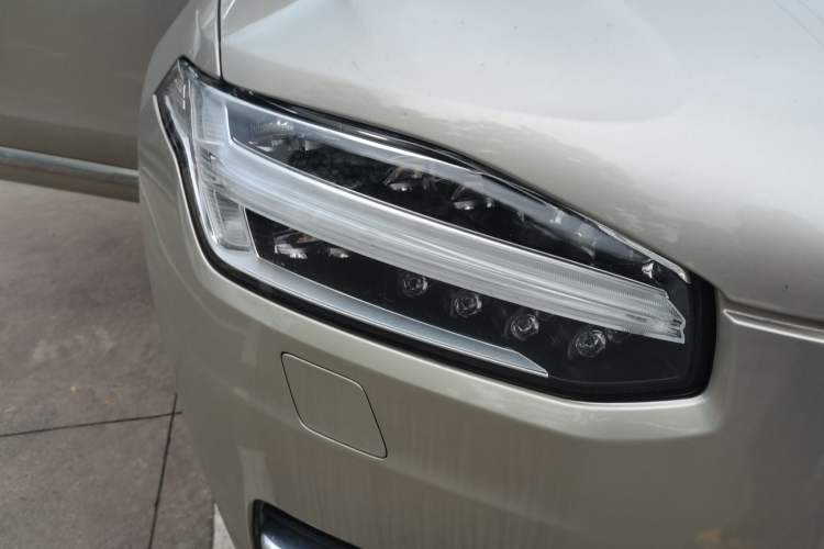 Used Volvo XC90 2015 T6 Zhiyi Edition 7-Seater Right Front Headlight
