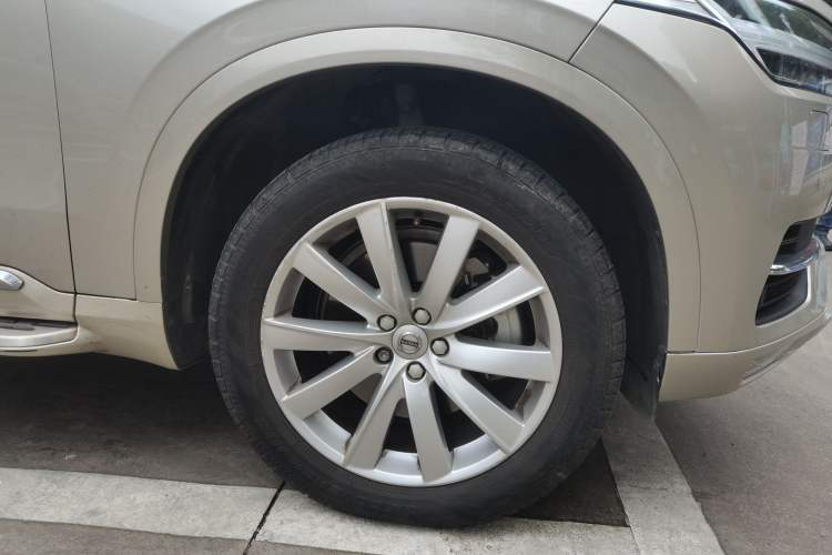 Used Volvo XC90 2015 T6 Zhiyi Edition 7-Seater Right Front Wheel Hub