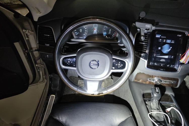 Used Volvo XC90  Steering Wheel