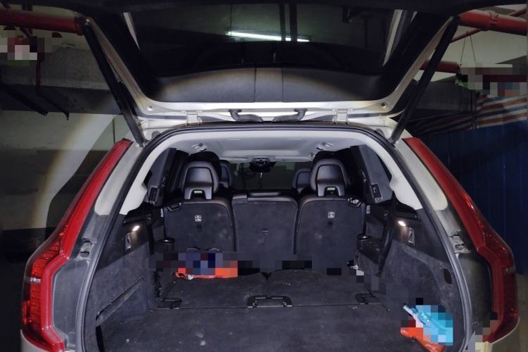 Used Volvo XC90  Trunk