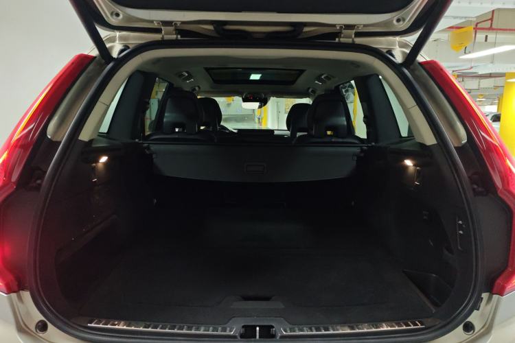 Used Volvo XC90 2015 T6 Luxury Edition 5-seater Trunk