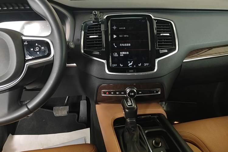 Used Volvo XC90 2015 T6 Zhiya Edition 7-seater Audio And AC Panel