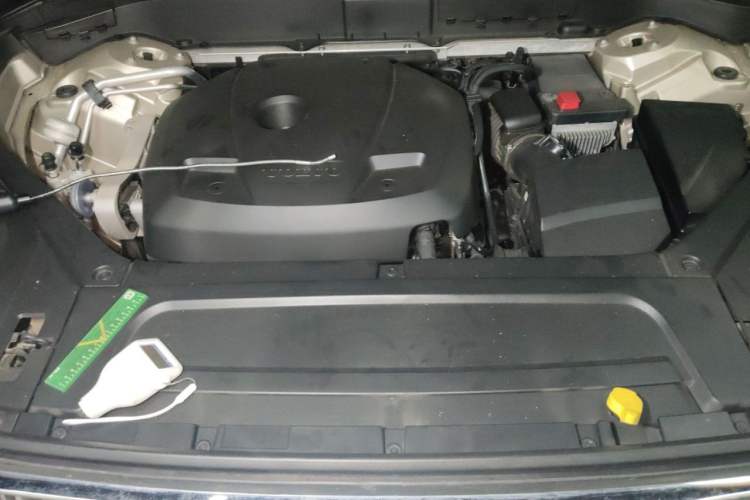 Used Volvo XC90 2015 T6 Zhiyi Edition 7-Seater Engine Bay