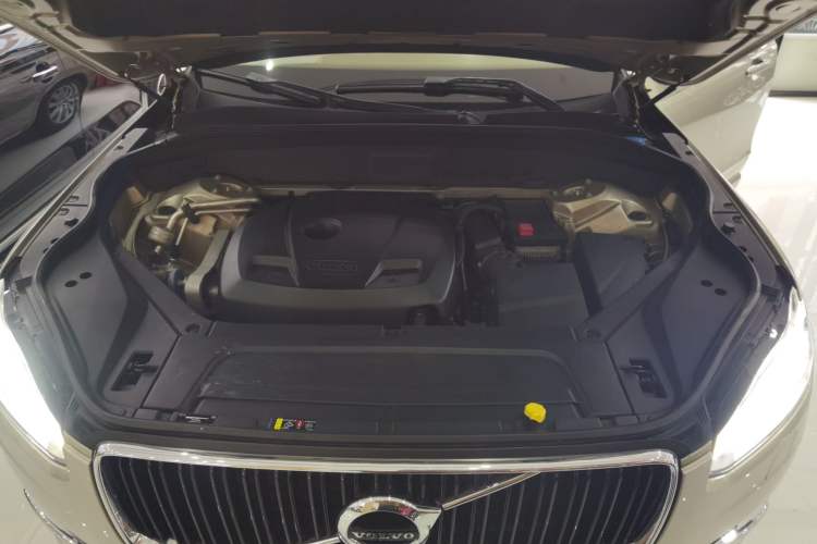 Used Volvo XC90 2015 T6 Zhiya Edition 7-seater Engine Bay