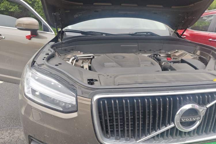 Used Volvo XC90 2015 T6 Zhiyi Edition 7-Seater Engine Bay Right