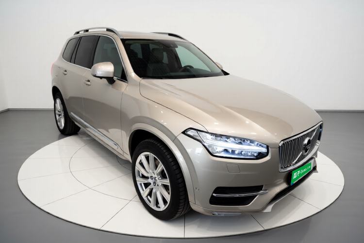 Used Volvo XC90 2015 T6 Luxury Edition 5-seater Front Right 45 Deg