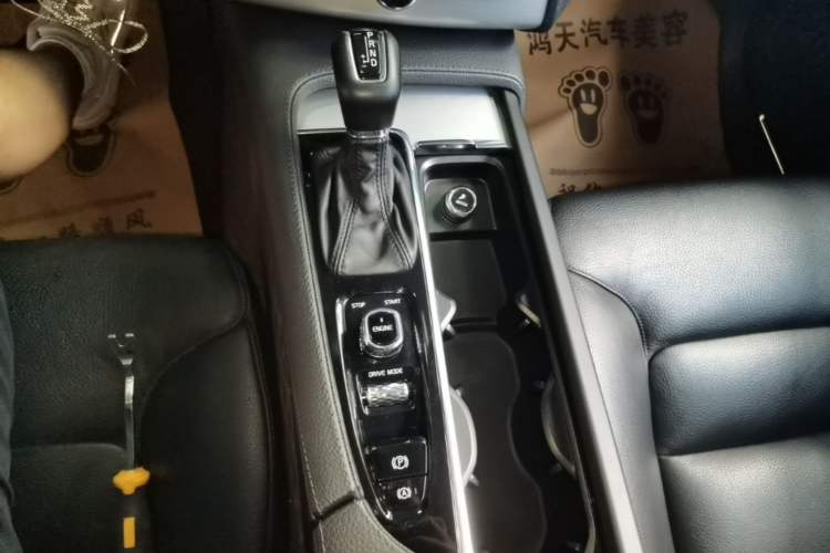Used Volvo XC90 2015 T6 Zhiyi Edition 7-Seater Gear Lever