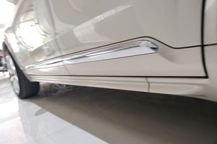 Used Volvo XC90 2015 T6 Luxury Edition 5-seater Left Side Sill