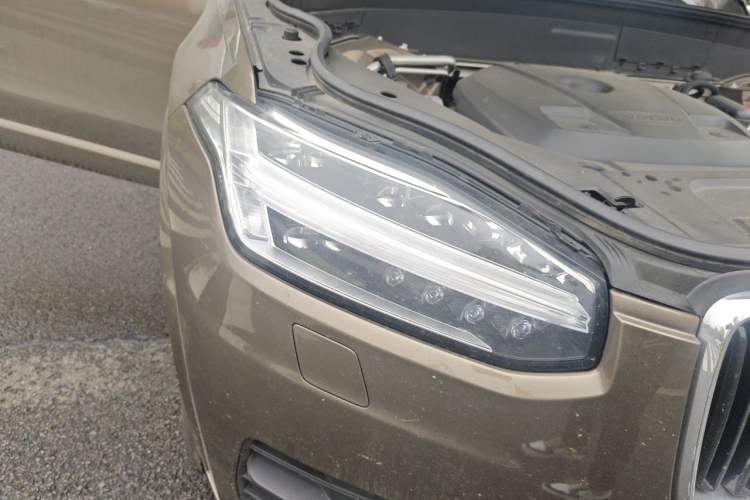 Used Volvo XC90 2015 T6 Zhiyi Edition 7-Seater Right Front Headlight