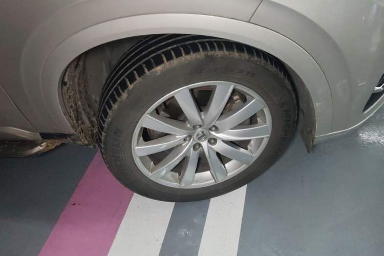 Used Volvo XC90 2015 T6 Zhiyi Edition 7-Seater Right Front Wheel Hub