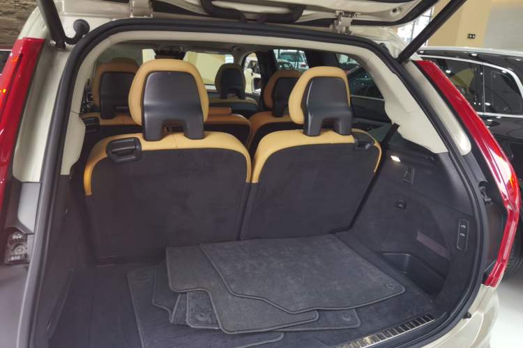 Used Volvo XC90 2015 T6 Zhiya Edition 7-seater Trunk