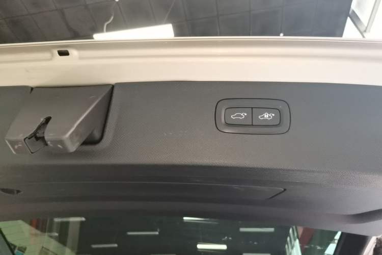 Used Volvo XC90 2015 T6 Zhiyi Edition 7-Seater Trunk