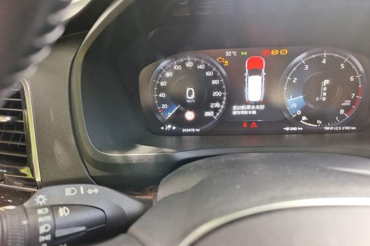 Used Volvo XC90 2015 T6 Zhiya Edition 7-seater Odometer Close Up