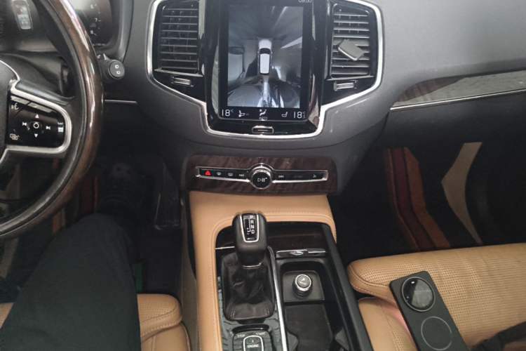 Used Volvo XC90 2015 T6 Zhiya Edition 7-seater Audio And AC Panel