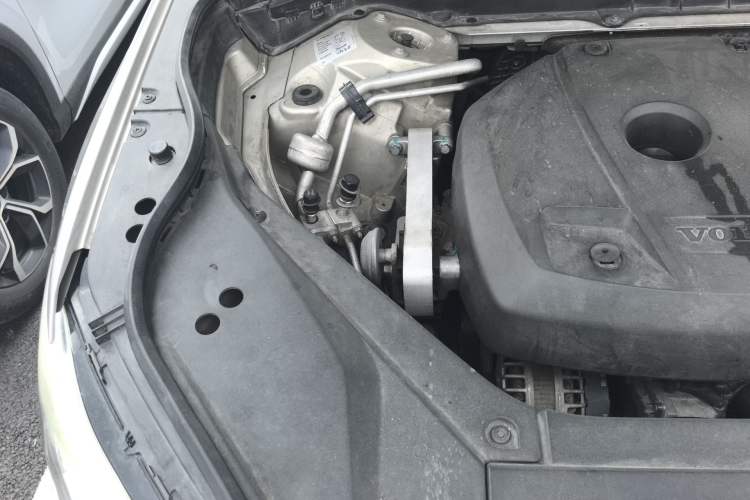 Used Volvo XC90 2015 T6 Zhiya Edition 7-seater Engine Bay Right