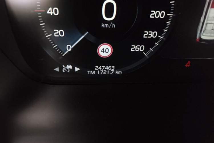 Used Volvo XC90 2015 T6 Zhiya Edition 7-seater Odometer Close Up