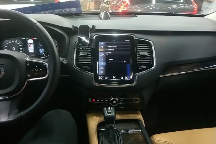 Used Volvo XC90 2015 T6 Luxury Edition 5-seater Center Console