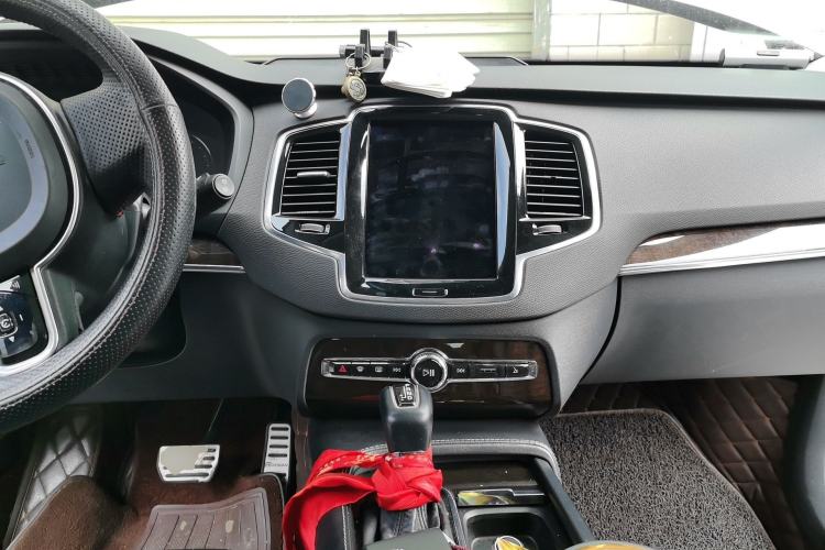Used Volvo XC90 2015 T6 Luxury Edition 5-seater Center Console