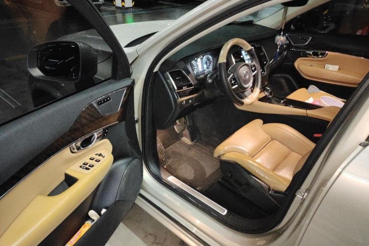 Used Volvo XC90 2015 T6 Luxury Edition 5-seater Driver Seat