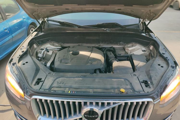 Used Volvo XC90 2015 T6 Prestige 7-Seater Engine Bay
