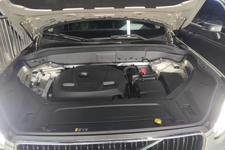 Used Volvo XC90 2015 T6 Zhiya Edition 7-seater Engine Bay