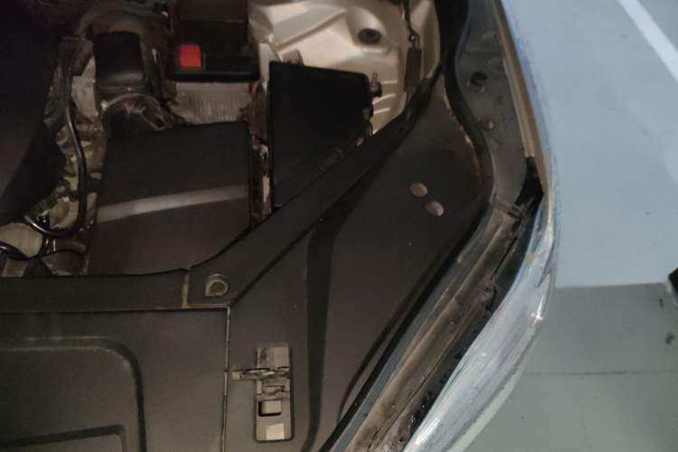 Used Volvo XC90 2015 T6 Zhiyi Edition 7-Seater Engine Bay Left