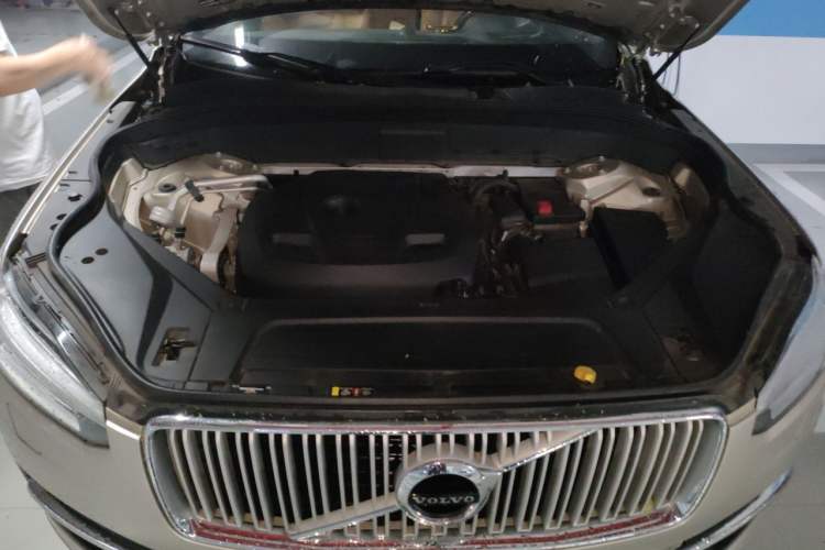 Used Volvo XC90 2015 T6 Zhiyi Edition 7-Seater Engine Bay