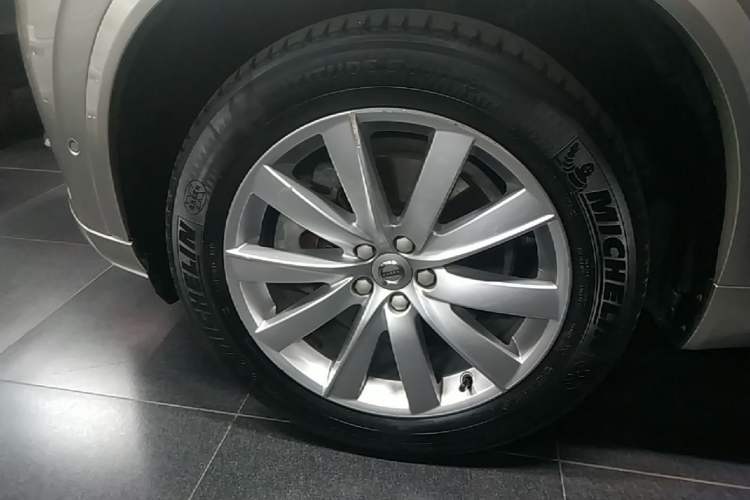 Used Volvo XC90 2015 T6 Luxury Edition 5-seater Exterior 4