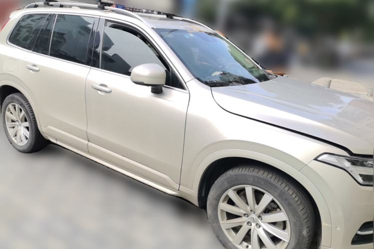 Used Volvo XC90 2015 T6 Luxury Edition 5-seater Front Right 45 Deg