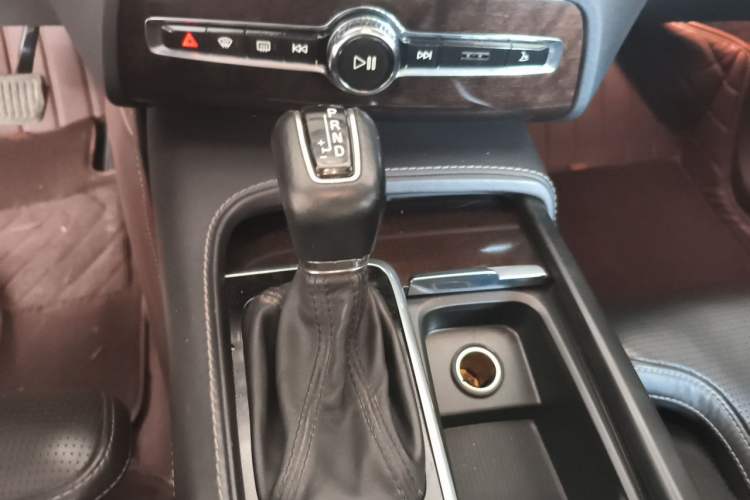Used Volvo XC90 2015 T6 Luxury Edition 5-seater Gear Lever