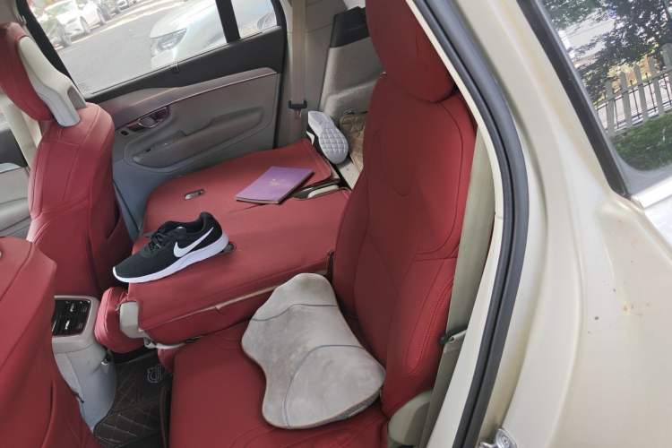 Used Volvo XC90 2015 T6 Luxury Edition 5-seater Left Rear Seat