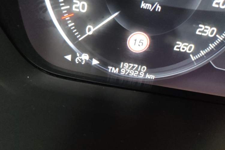 Used Volvo XC90 2015 T6 Zhiyi Edition 7-Seater Odometer Close Up