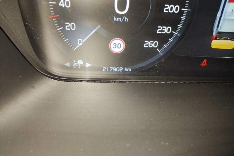 Used Volvo XC90 2015 T6 Luxury Edition 5-seater Odometer Close Up
