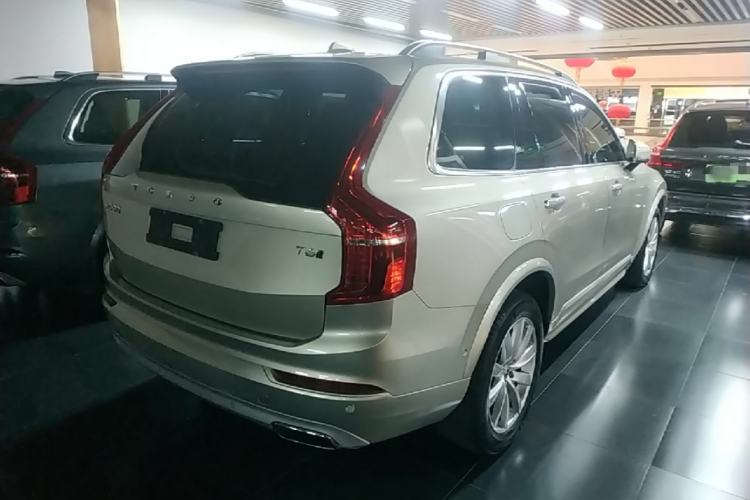 Used Volvo XC90 2015 T6 Luxury Edition 5-seater Rear Right 45 Deg
